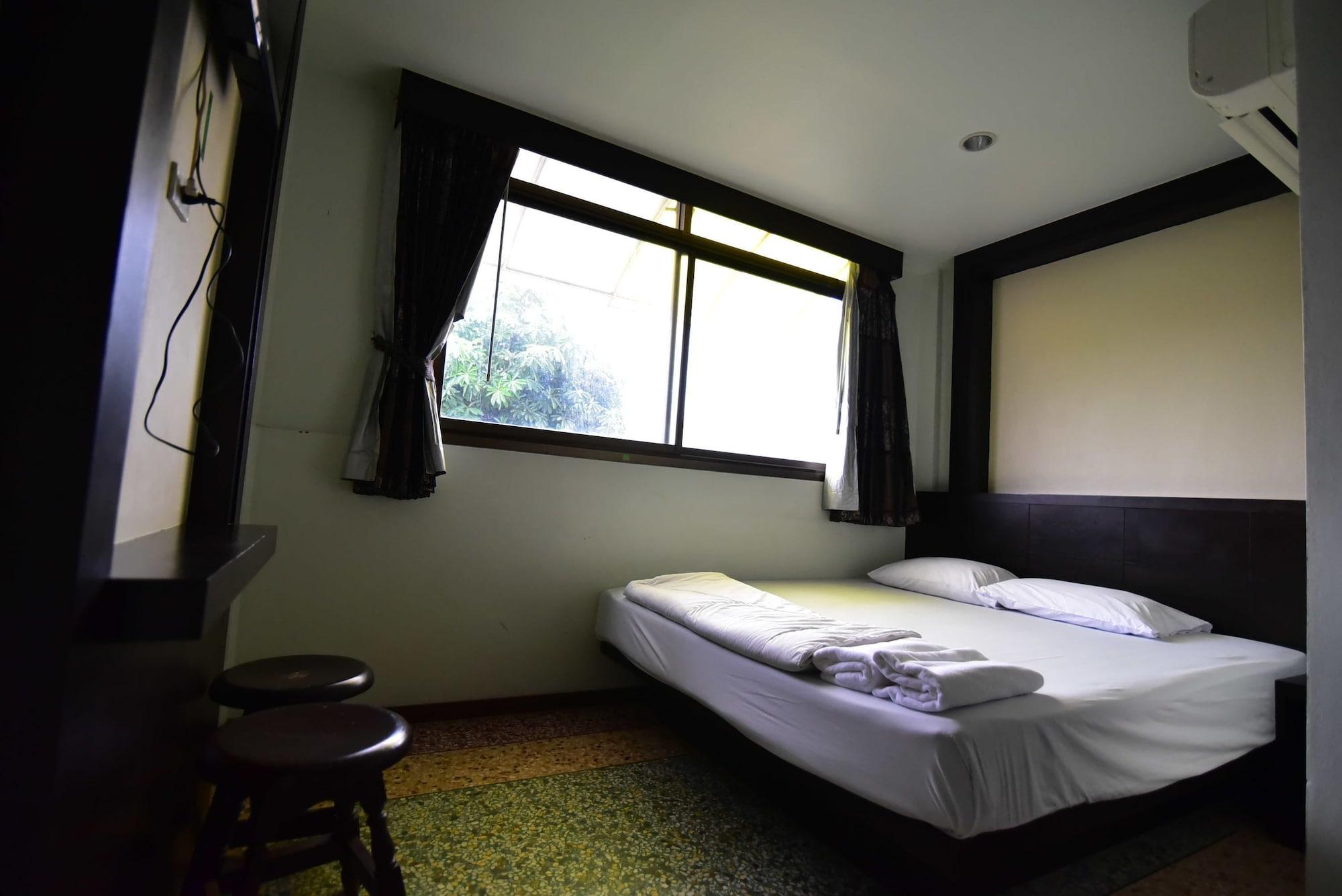 Thara House Hotel Bangkok Luaran gambar