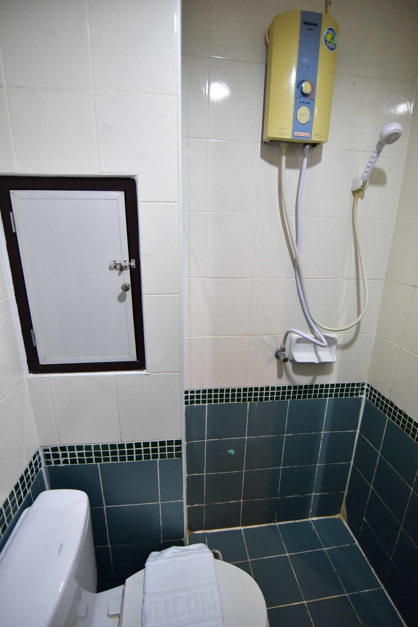 Thara House Hotel Bangkok Luaran gambar