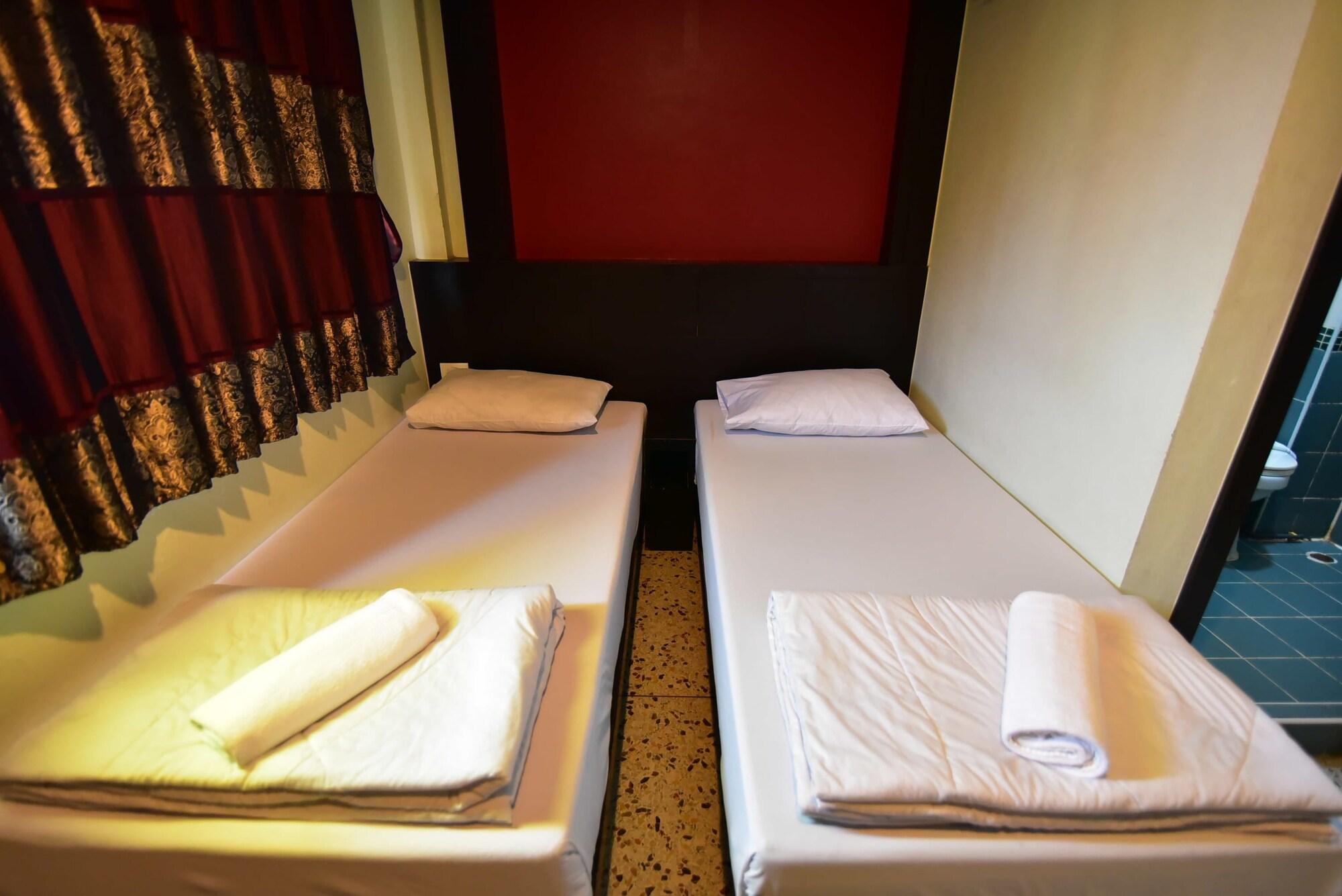 Thara House Hotel Bangkok Luaran gambar