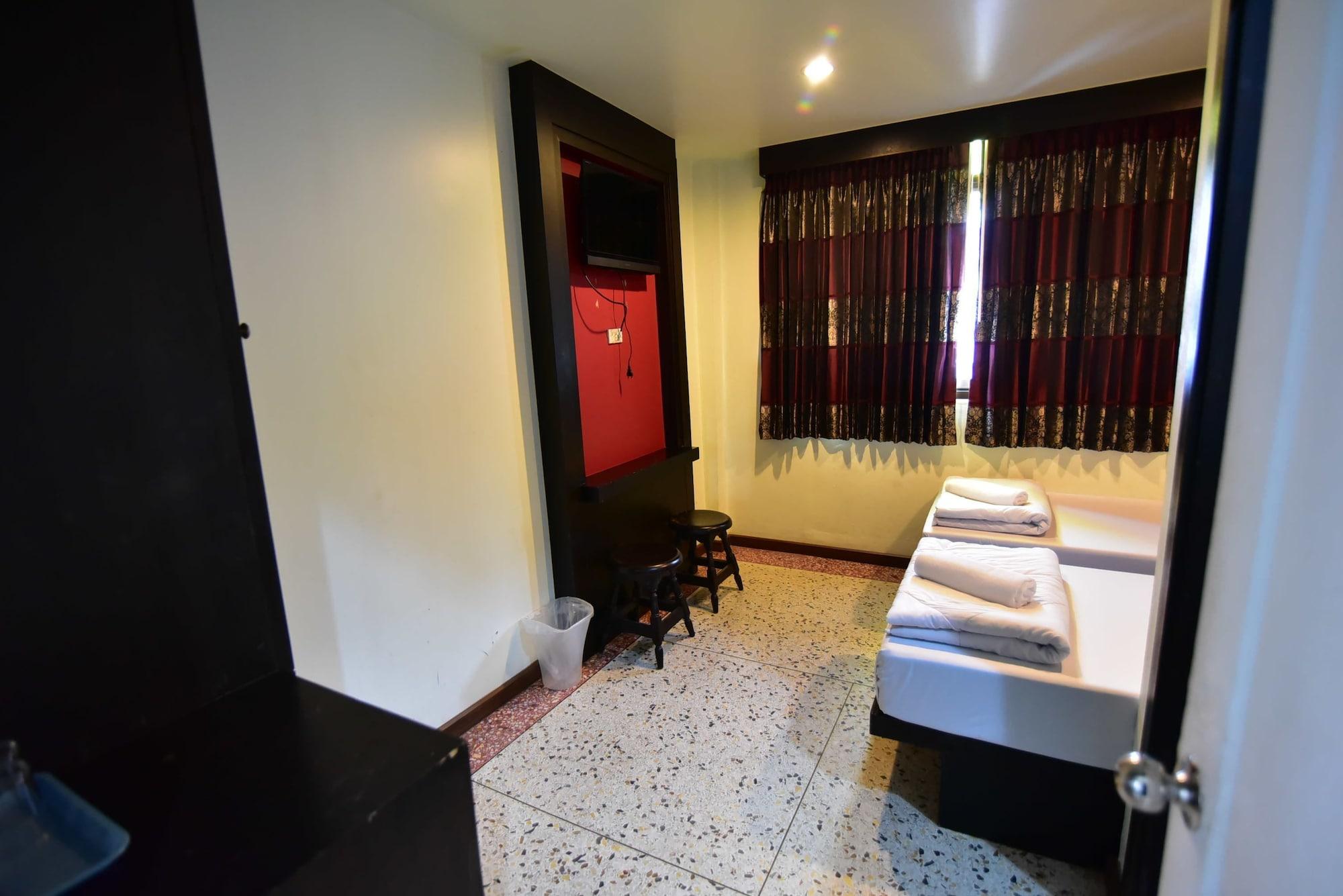 Thara House Hotel Bangkok Luaran gambar