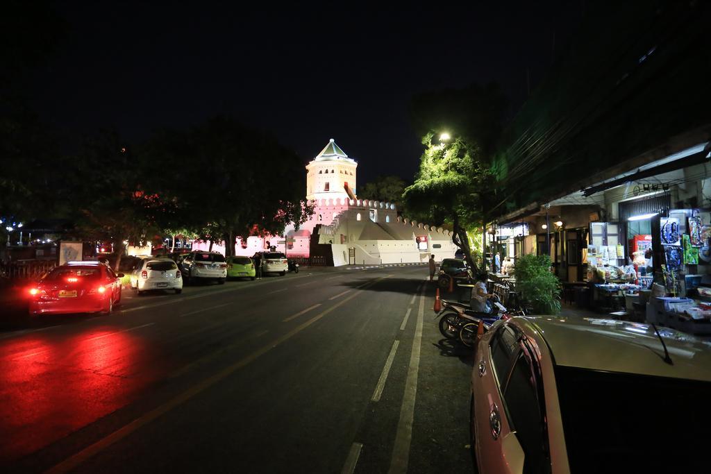 Thara House Hotel Bangkok Luaran gambar
