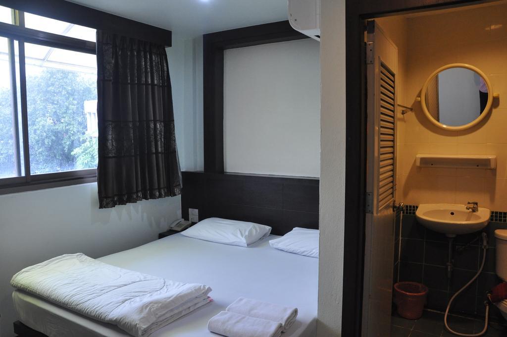 Thara House Hotel Bangkok Luaran gambar