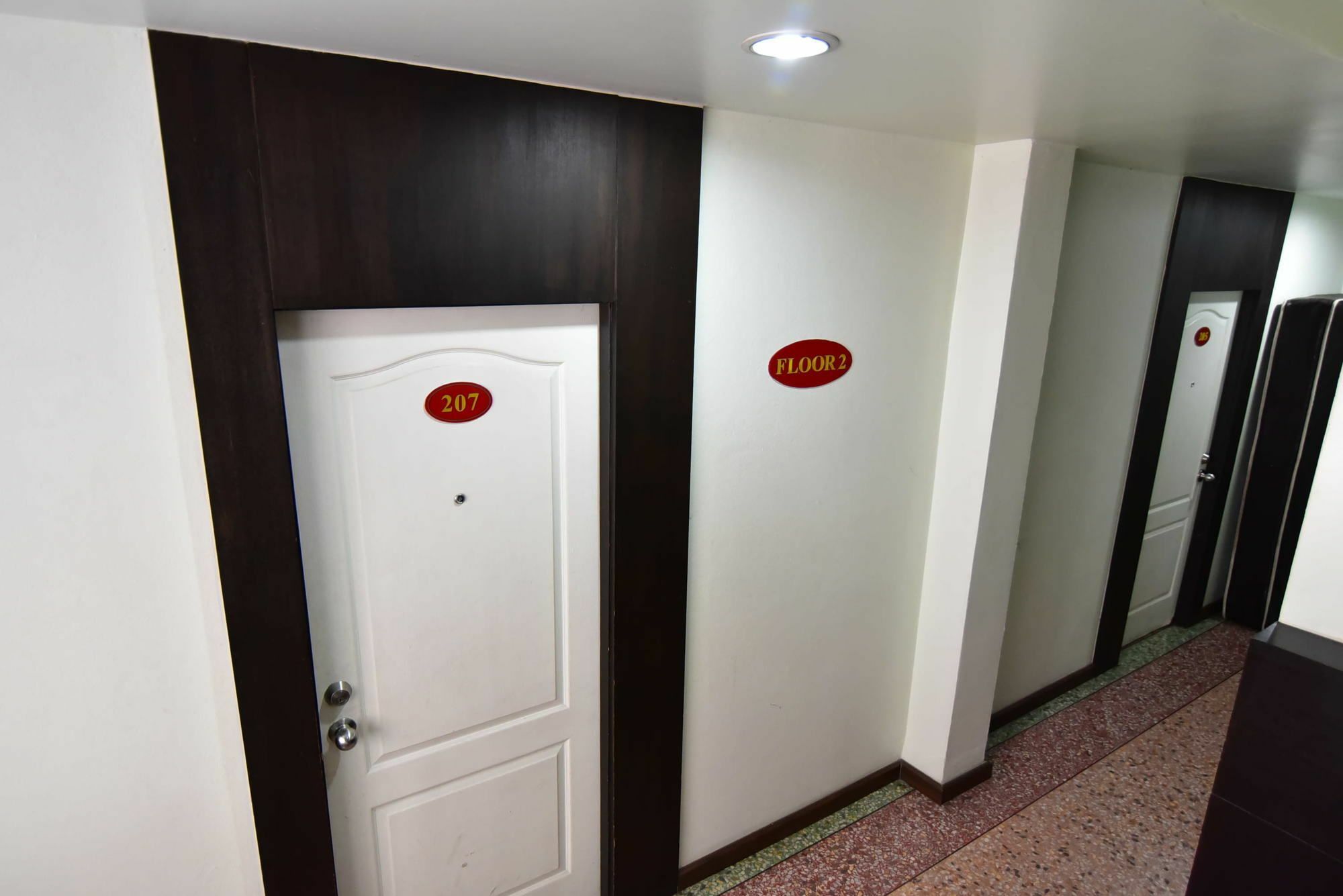Thara House Hotel Bangkok Luaran gambar