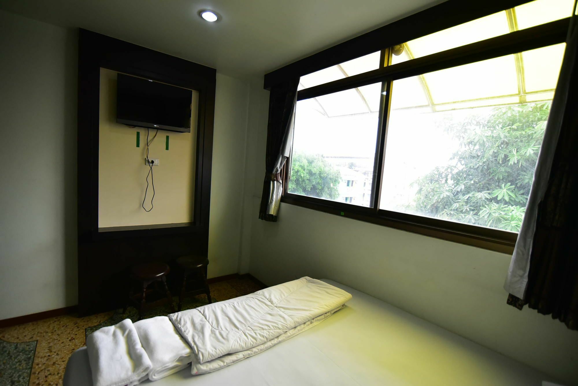 Thara House Hotel Bangkok Luaran gambar