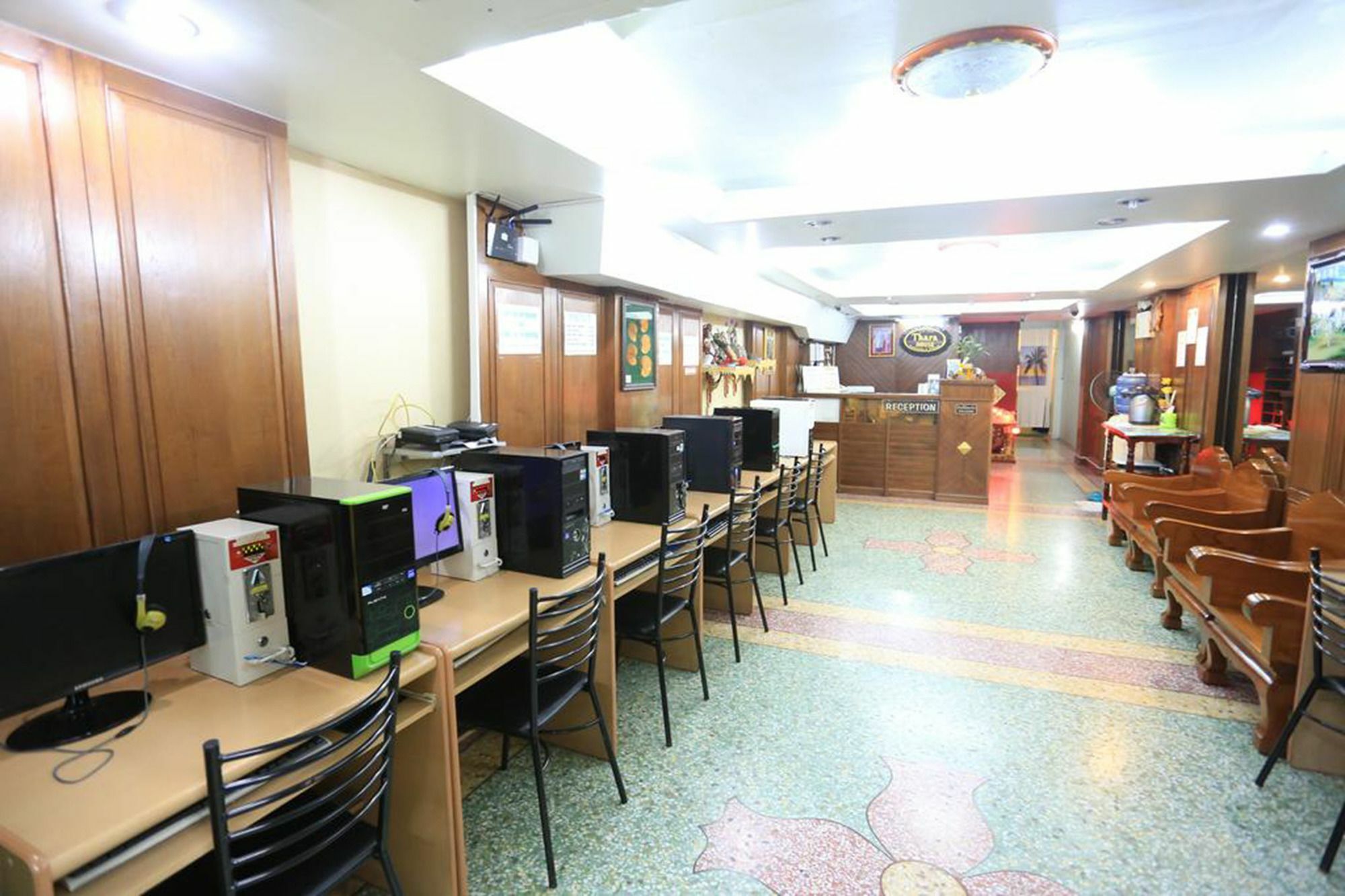 Thara House Hotel Bangkok Luaran gambar