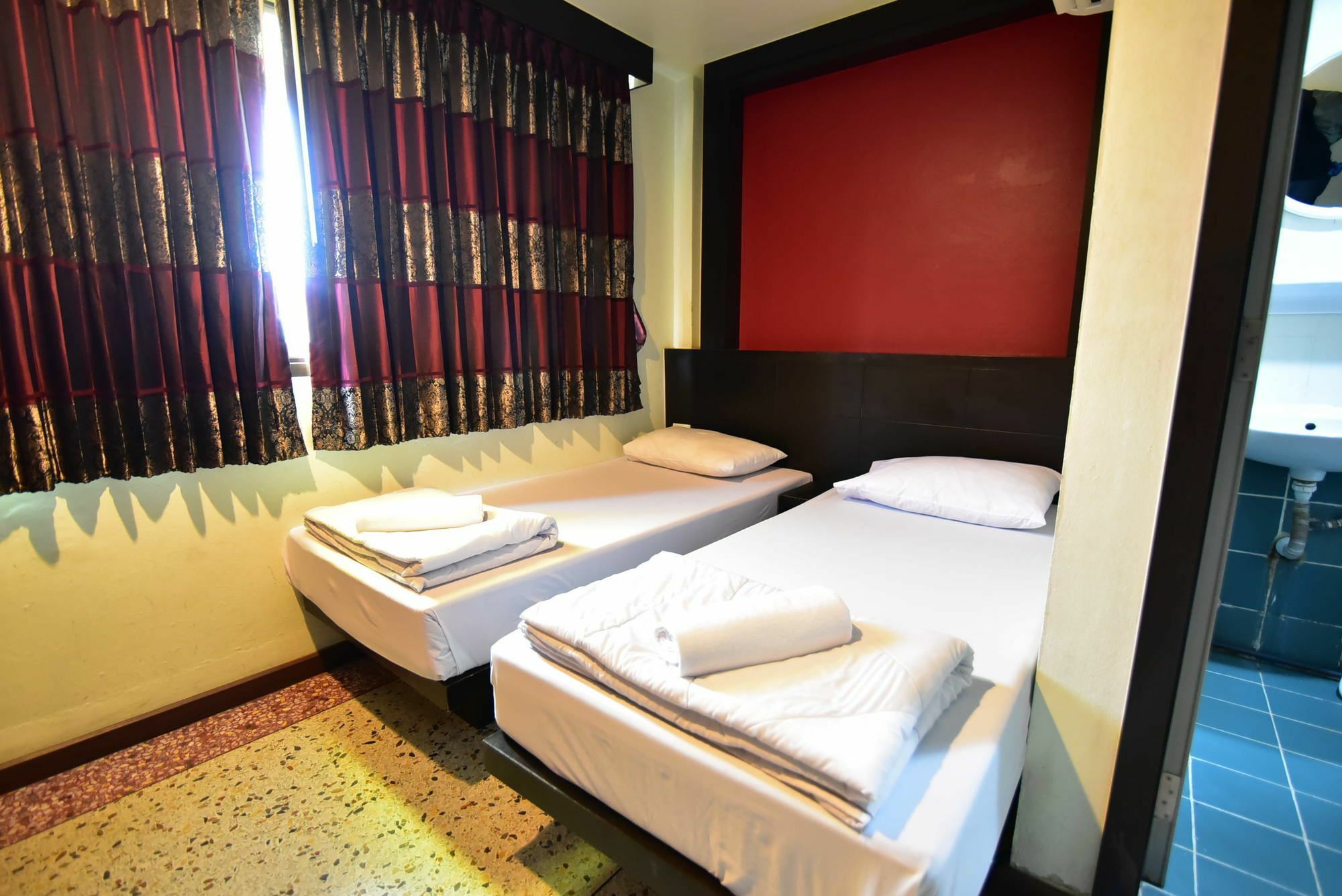 Thara House Hotel Bangkok Luaran gambar